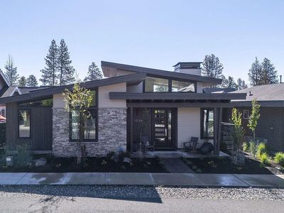 1036 N Forest Edge Dr