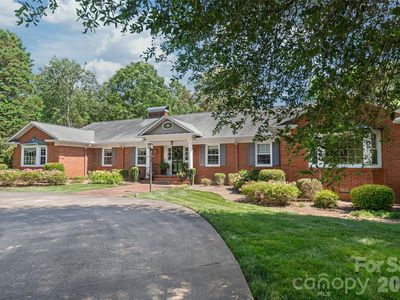 301 Fairway Dr