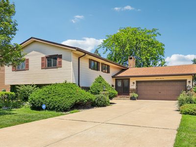 1845 Bluebird Ln