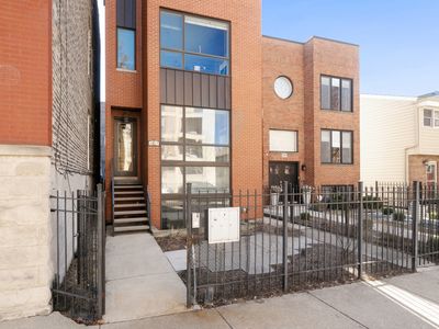 2407 W Moffat St #1