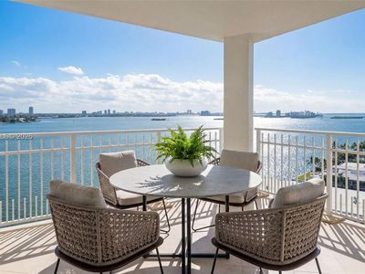 4000 Towerside Ter APT 1704