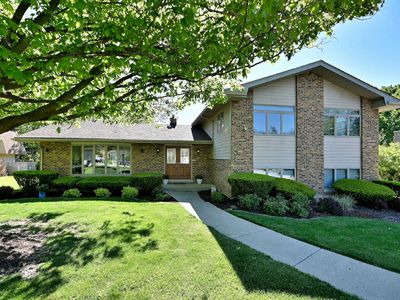 Property at 9S631 William Dr, Burr Ridge, IL