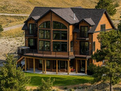 8495 Eagle View