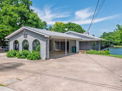 208 Riverside Drive