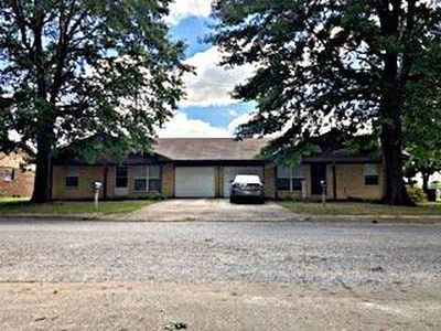 2207 Pin Oak Dr