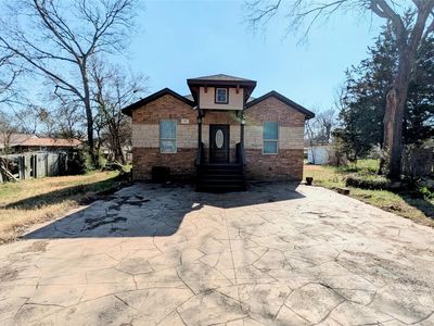 409 Giles St