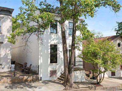 422 St Michaels Avenue