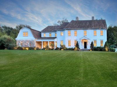 14 Mayflower Parkway