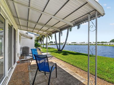 701 SW LAKE Court #109