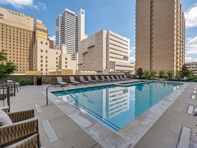 1200 Main St APT 701