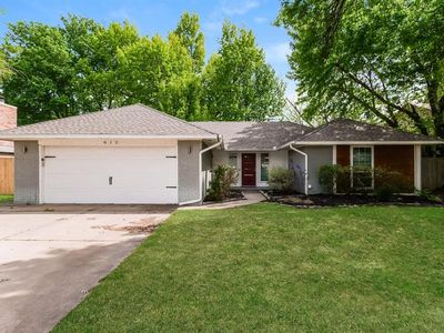 812 Lakeside Cir