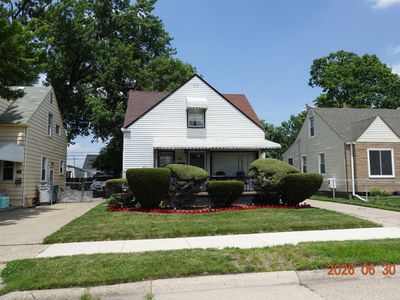 805 E Pearl Ave