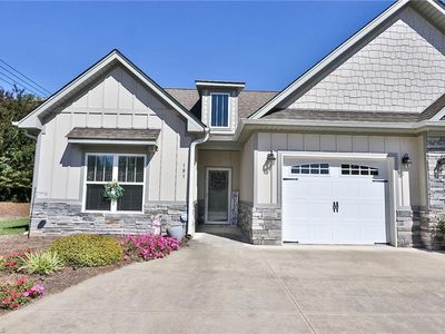 Property at 101 Parkview Dr, Yadkinville, NC