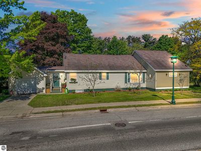 425 N Brownson Ave