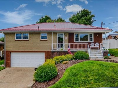 256 Fernwood Ave