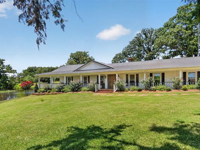 7837 Farm Road 2648
