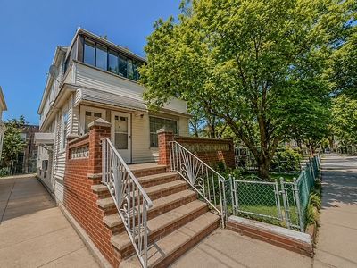 2302 E 23rd St #3