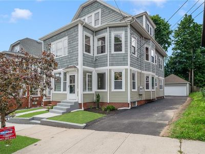 25 Sessions St