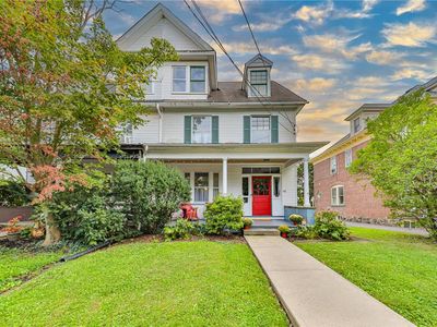 212 W Burke St