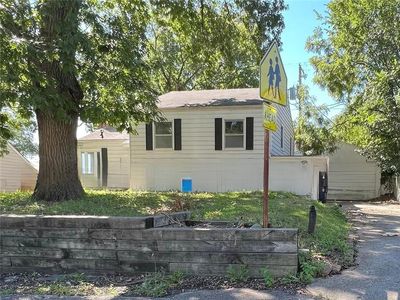 715 NE 44th St