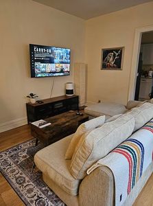 5471 S Ingleside Ave APT 2W
