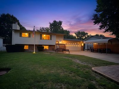 Property at 920 Cherry Hills Dr, Newton, KS