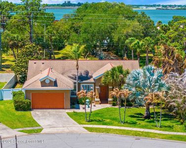 1044 Harbor Pines Dr