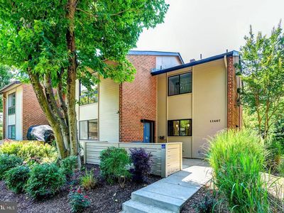 11607 Hunters Green Ct