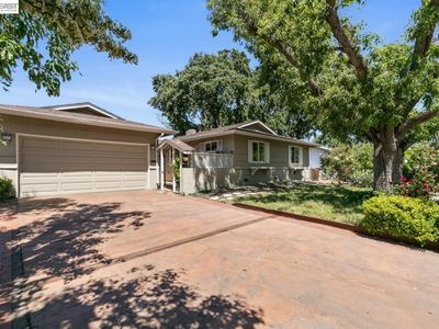 740 Harvard Dr