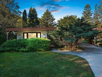 1525 S Lehmann Ln
