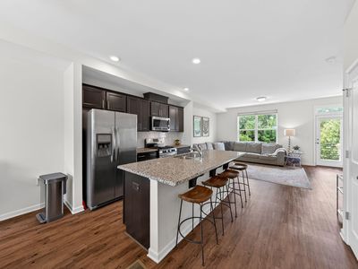304 Skymont Dr