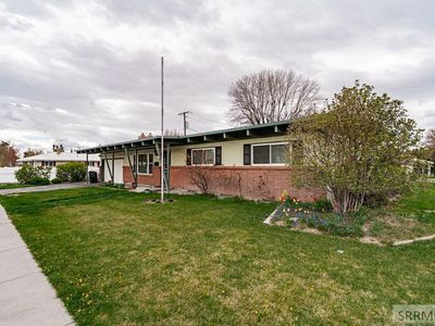 819 Raymond Dr