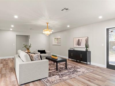 4305 N Saint Clair Ave