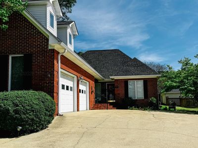1601 Academy Ln