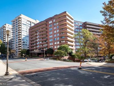 4550 N Park Ave APT 812