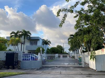 3597 SW 17th St #3597