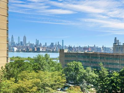 45 River Dr S APT 702