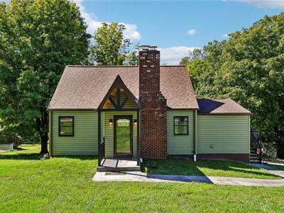 1890 Mickanin Rd