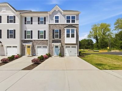 273 Falcon Ave