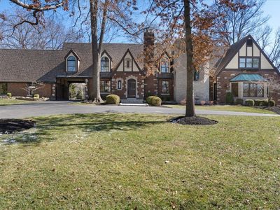 2124 N Geyer Rd
