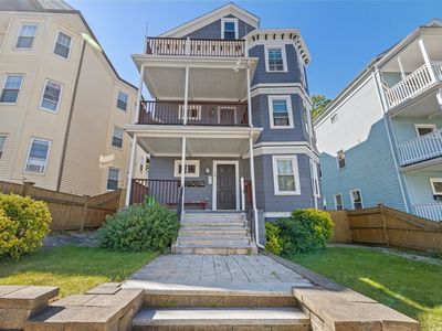 74 Kingsdale St #3
