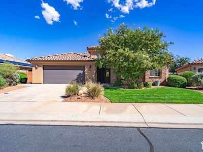 382 E Desert Ln