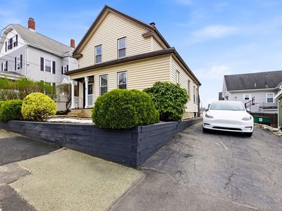 9 Robbins St