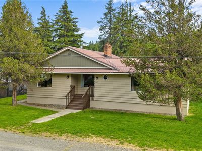 327 Lincoln Street