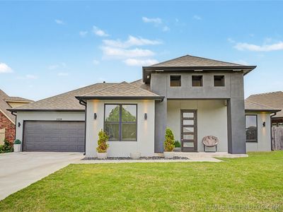 1129 W Fargo Ln