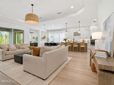658 PALM CREST Drive