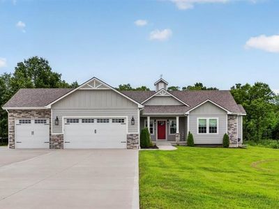 803 NE Lakota Dr