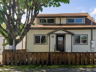 1285 6th Ave