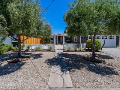 1040 Valley View Street