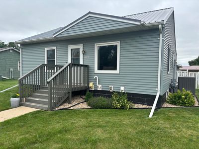 1223 E Dakota Ave